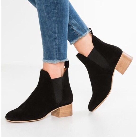 Topshop Shoes - Topshop Barley Chelsea Booties🖤